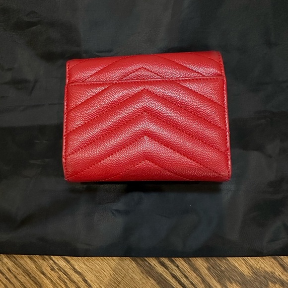 *sold* YSL CASSANDRE MATELASSÉ COMPACT TRI FOLD WALLET - Picture 7 of 12
